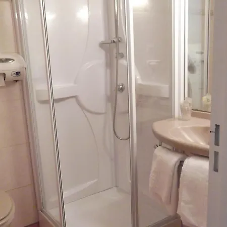 Logis Jum'hotel מלון