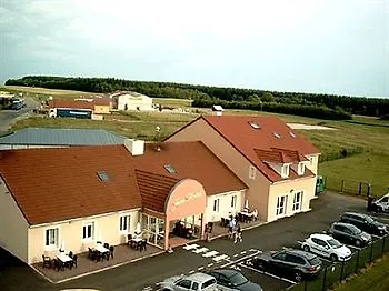 Logis Jum'hotel מלון Saints-Geosmes