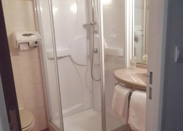 Logis Jum'hotel Hotel