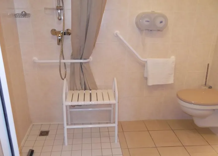 Hotel Logis Jum'hotel 3*